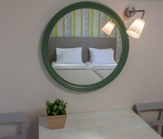 Twin Rooms in Tolo close to the beach